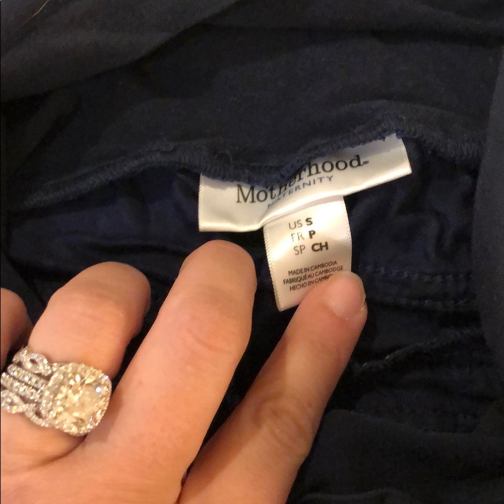 Motherhood adorable navy short shorts